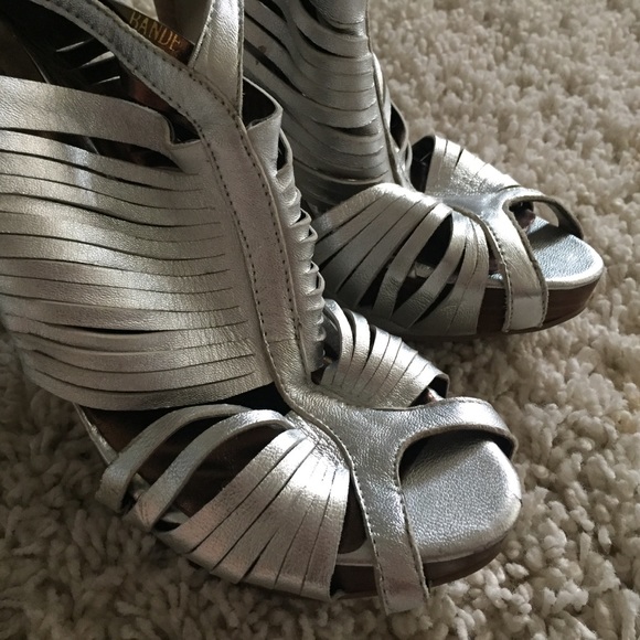 N.Y.L.A Platform Sandals Caged Heels, Silver, 7.5 - Picture 4 of 6